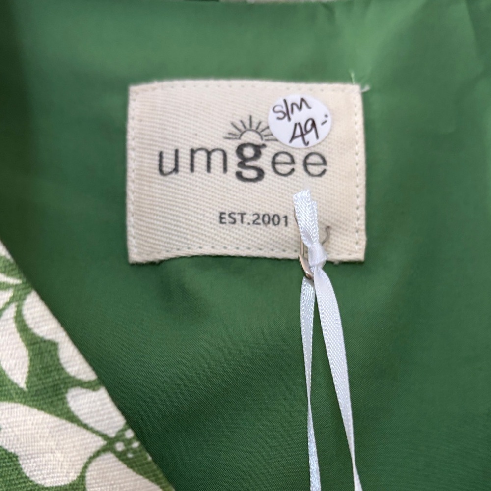 Umgee Green and White Patterned Blouse - Picture 2 of 6